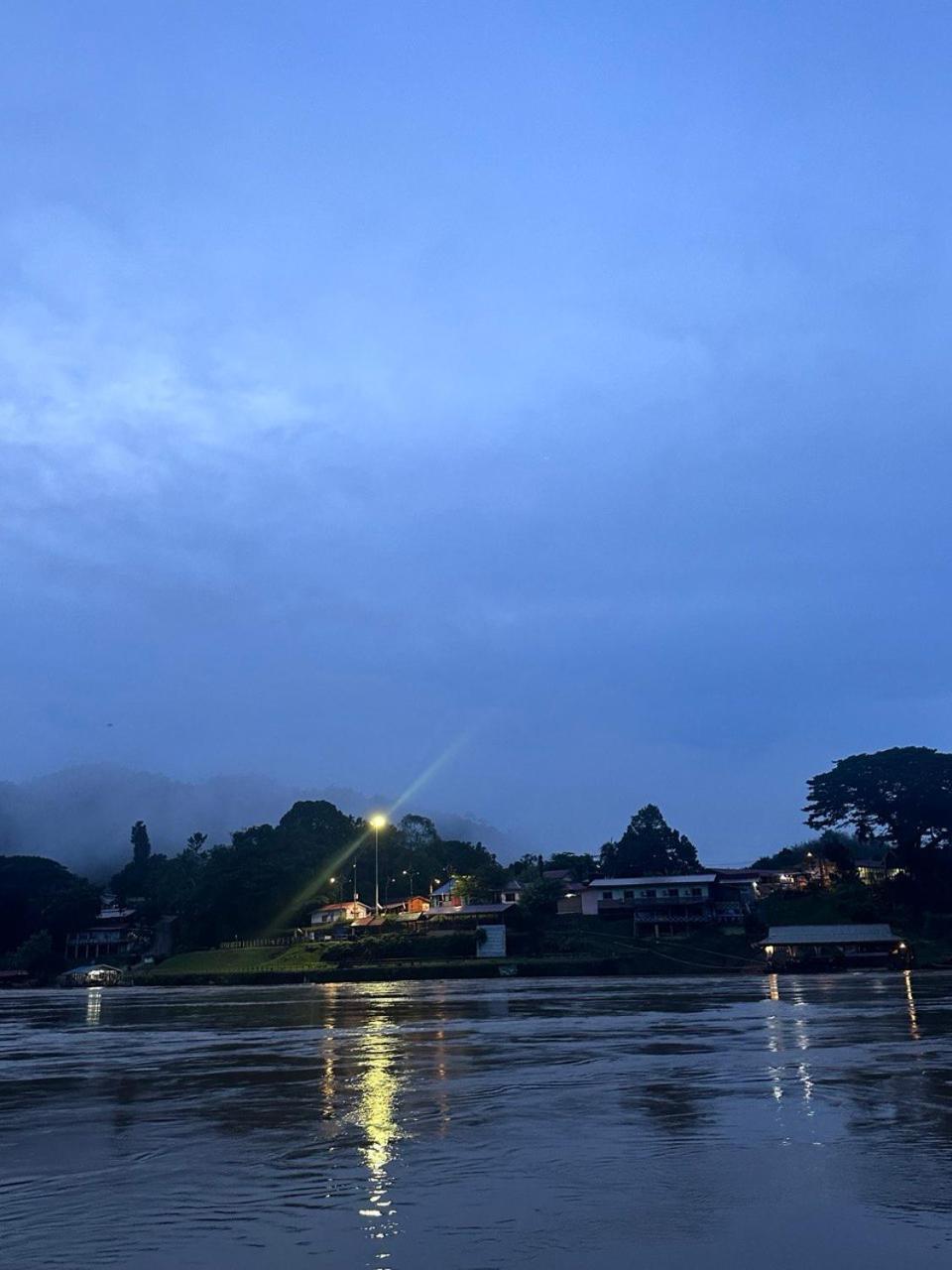 Teresek View Motel Kuala Tahan Bagian luar foto