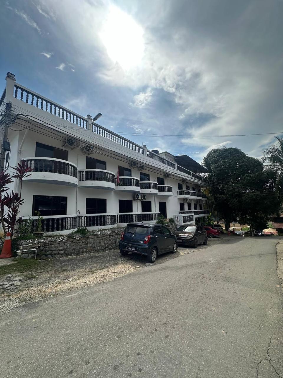 Teresek View Motel Kuala Tahan Bagian luar foto
