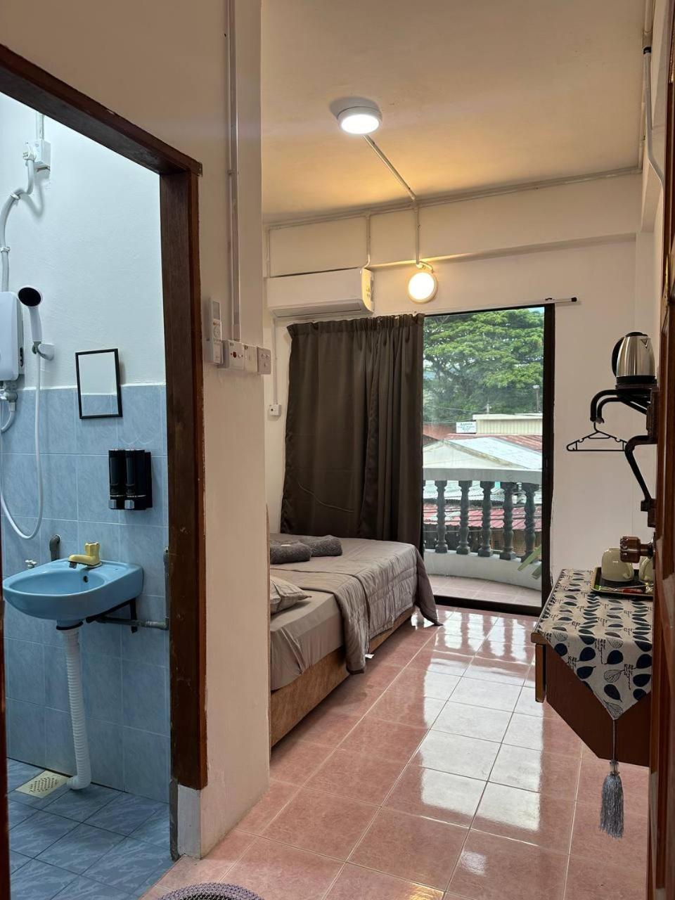 Teresek View Motel Kuala Tahan Bagian luar foto