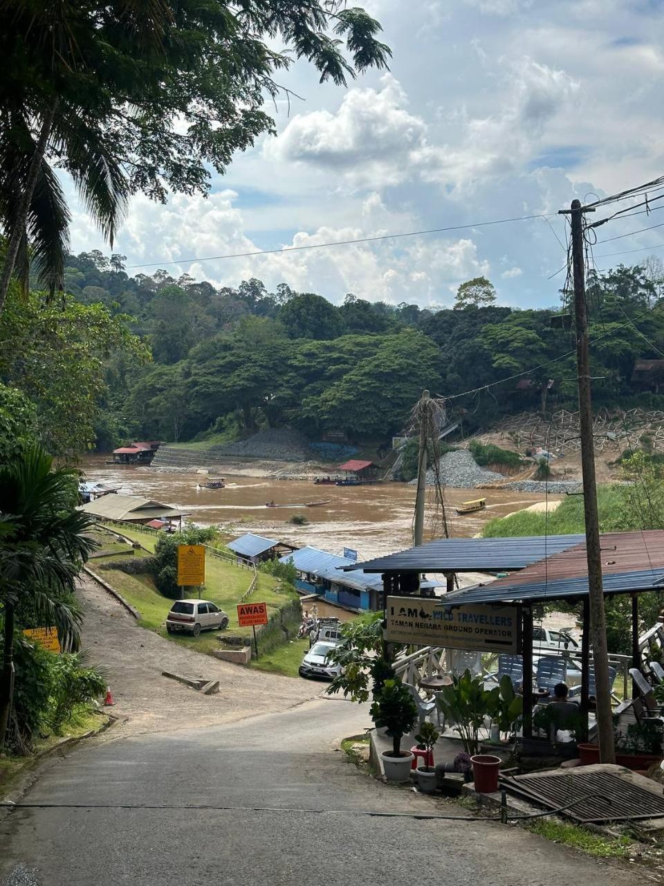Teresek View Motel Kuala Tahan Bagian luar foto