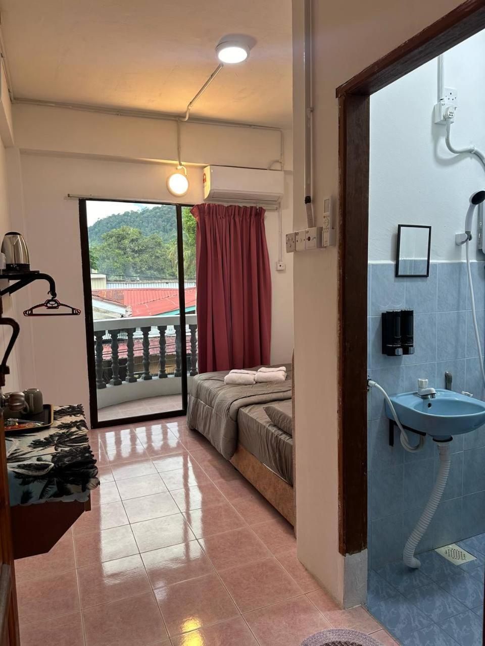 Teresek View Motel Kuala Tahan Bagian luar foto