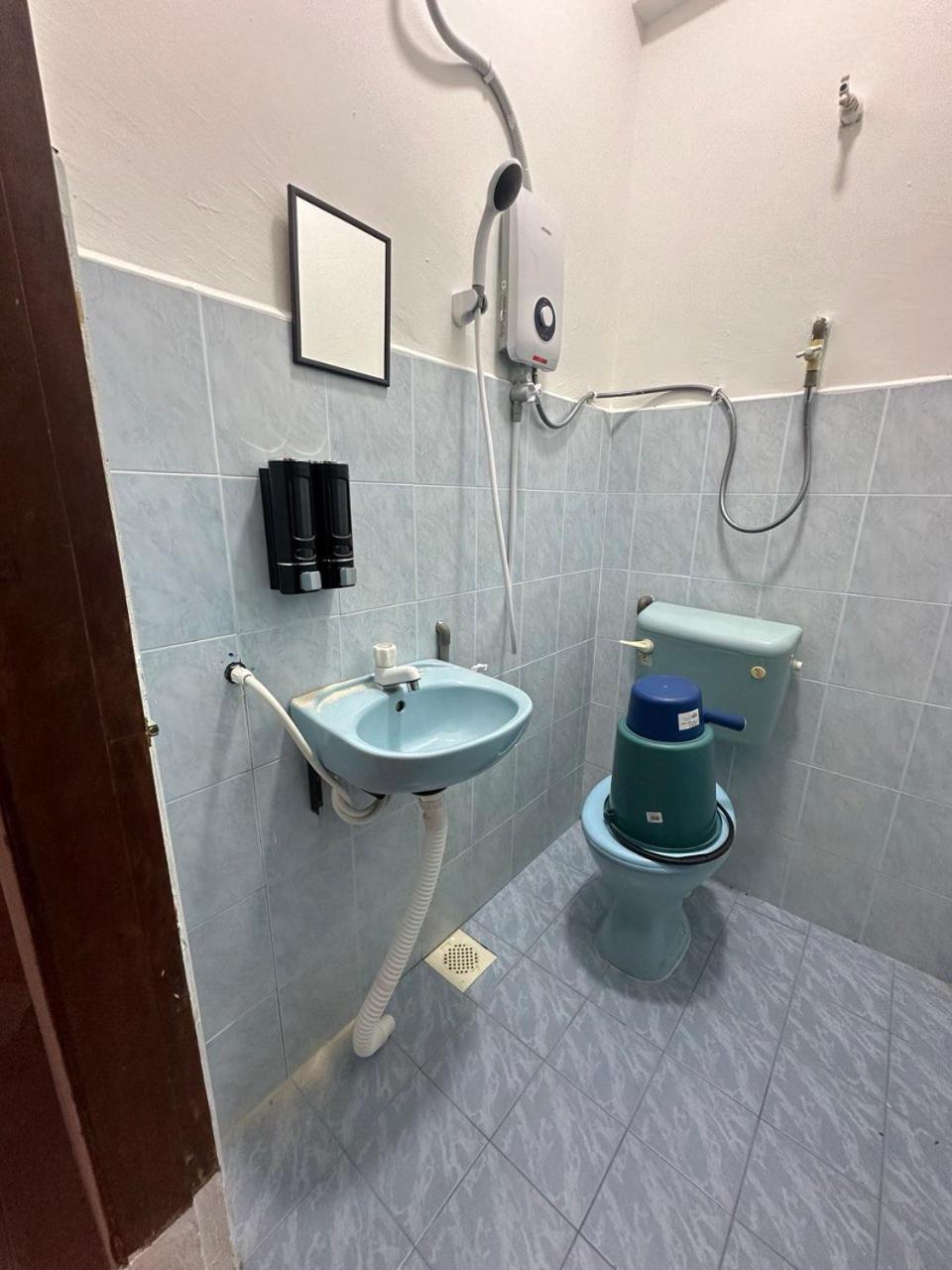 Teresek View Motel Kuala Tahan Bagian luar foto